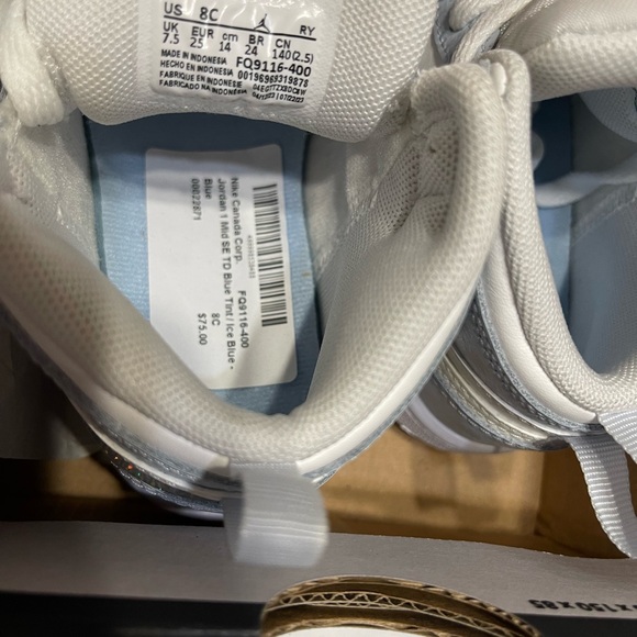 Shoes - Picture 6 of 9